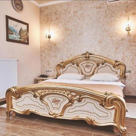 Готель Ангел На Великій Кільцевій Sofiivska Borshchahivka ภายนอก รูปภาพ